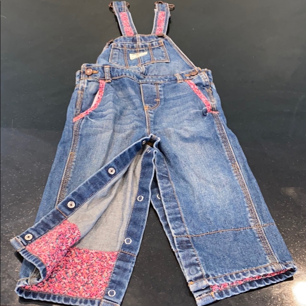 Girls Oshkosh 24month overalls. Worn once maybe